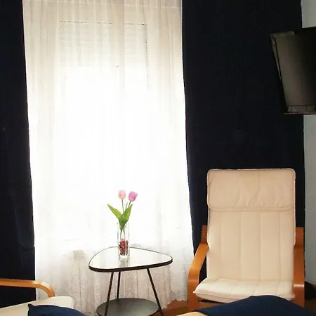 Mara בית הארחה א-קורוניה