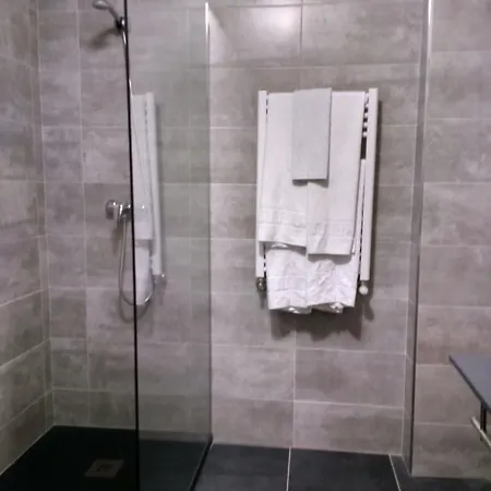 Mara בית הארחה א-קורוניה