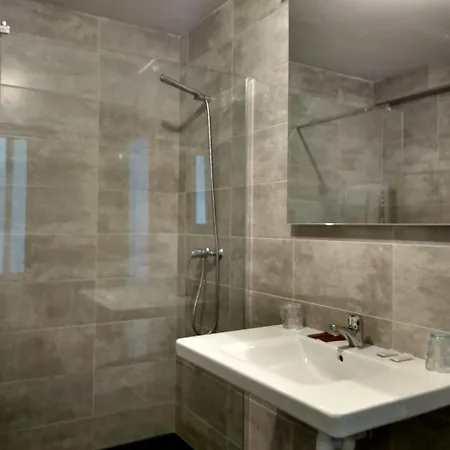 בית הארחה Mara א-קורוניה